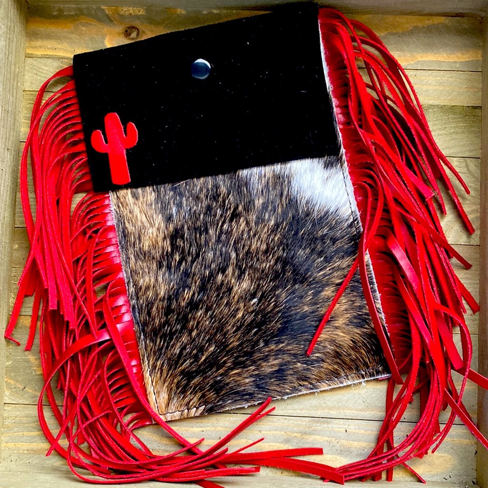 Saddle pouch for the back cinch.